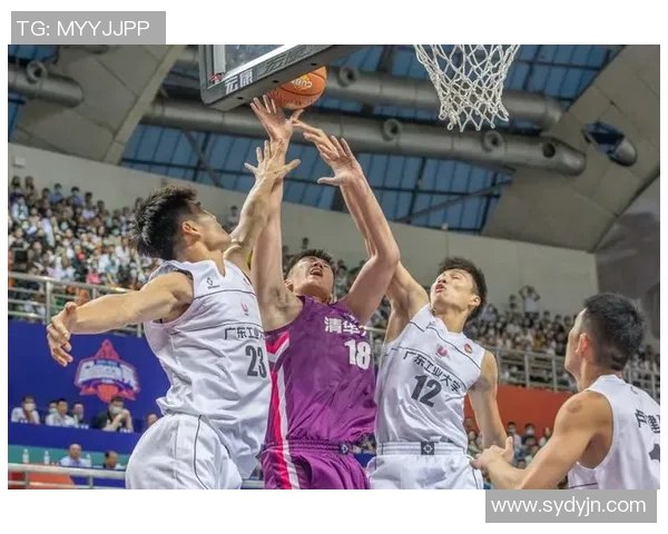 黄伟独家解析足球技巧与战术分享让你在球场上更具竞争力 黄伟独家解析足球技巧与战术分享让你在球场上更具竞争力